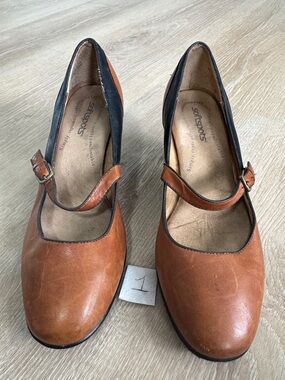 Softspots Two-Tone Mary Jane Heels in Brown and Black